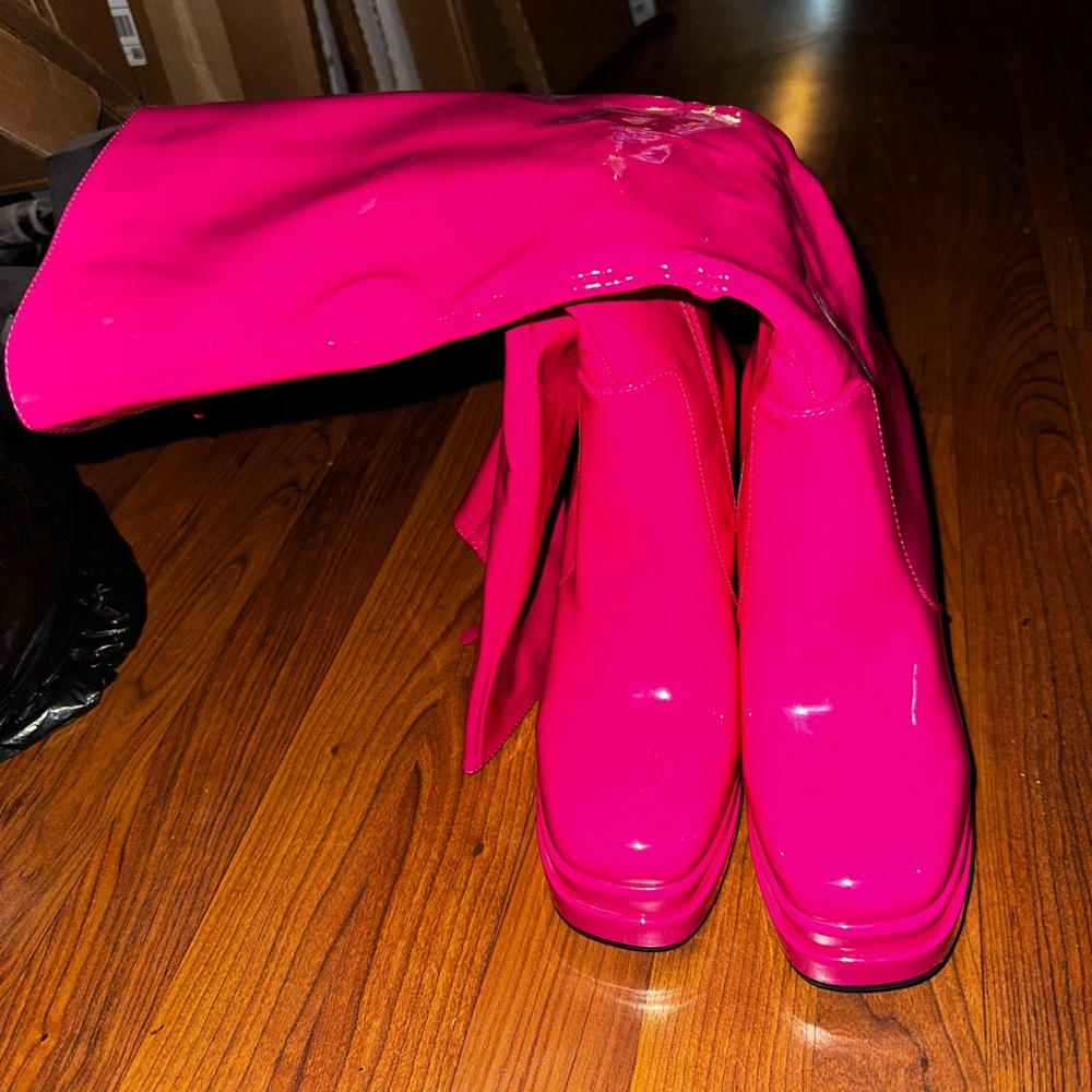 Fuchsia Women's Heeled Boots